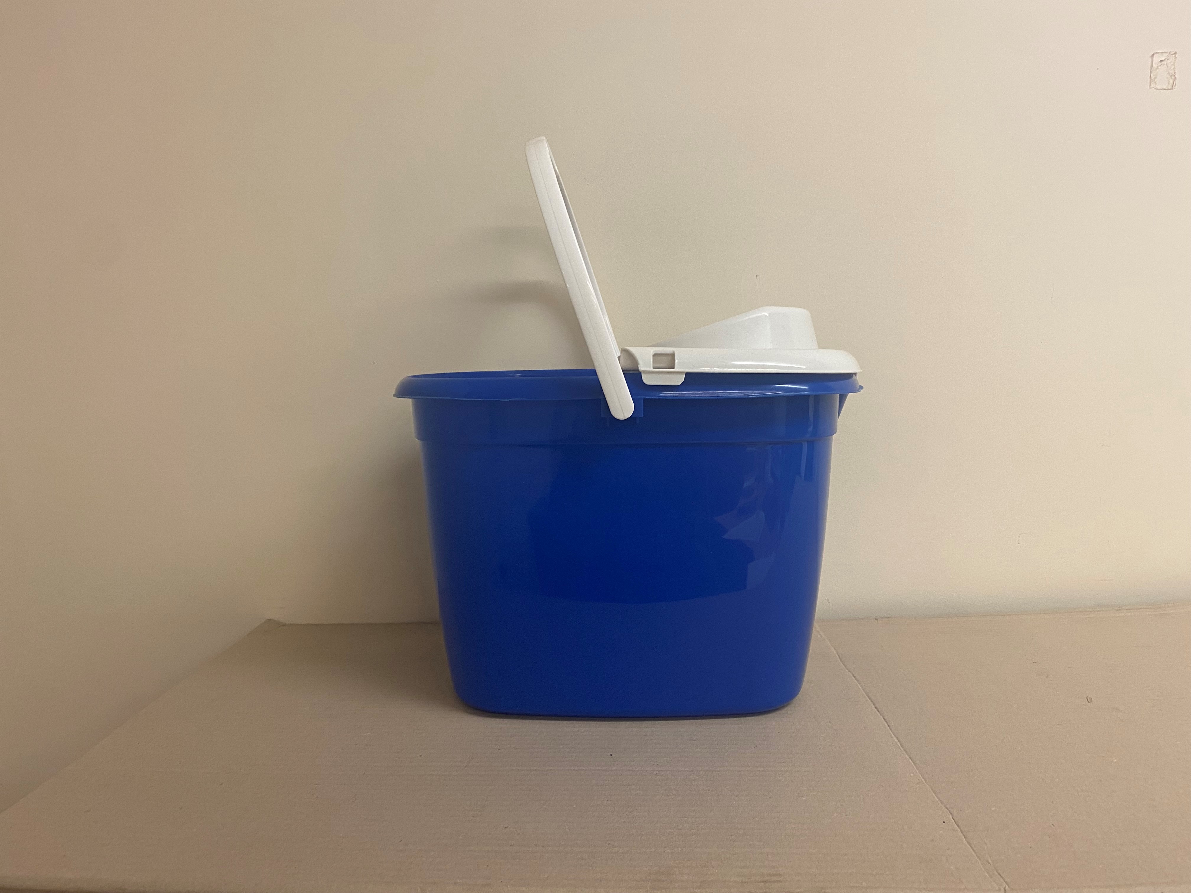 MOP BUCKET (STANDARD) Cleaning and Hygiene Distributors